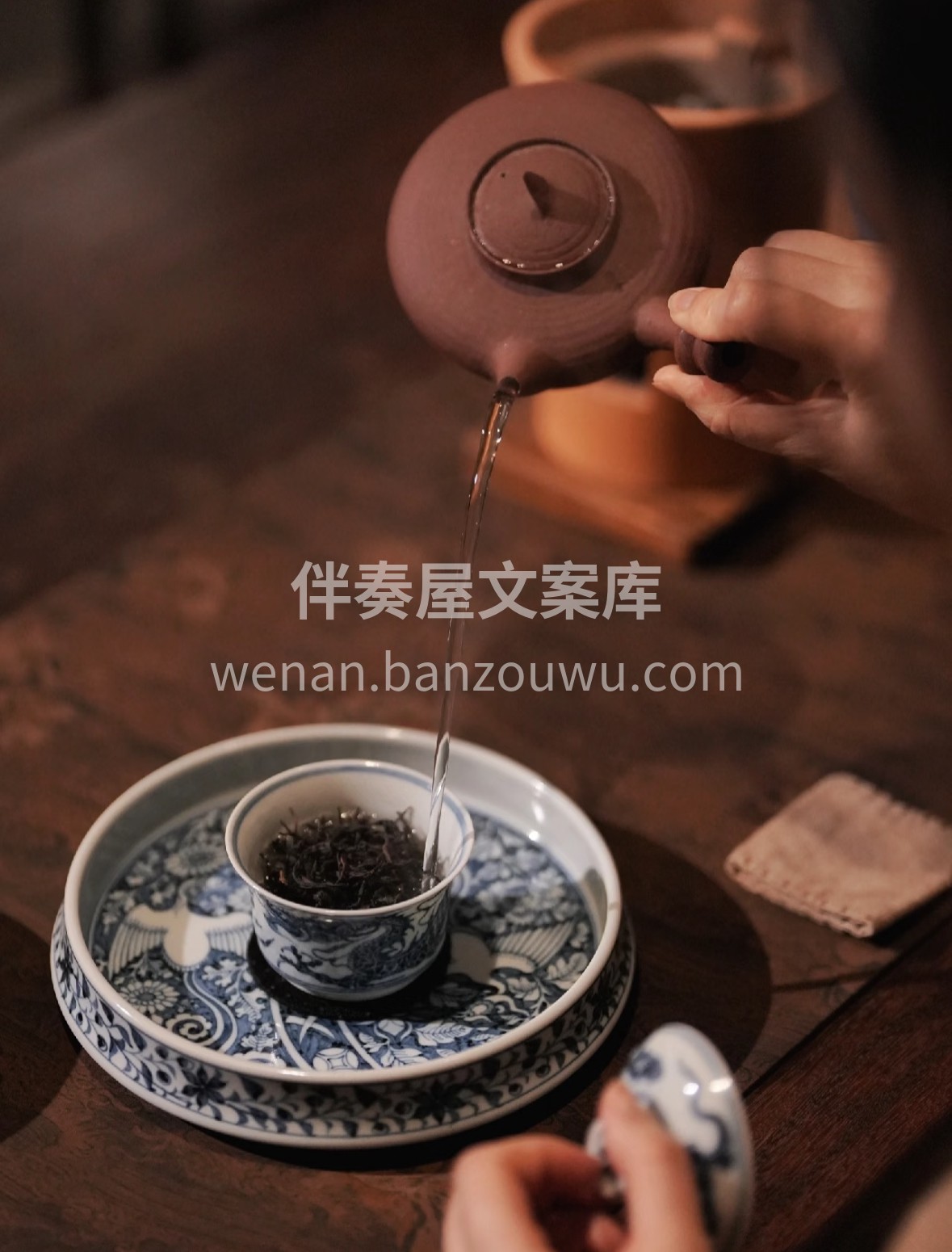 寻一味凤凰山的春韵，藏于这罐单枞茶中。沸 配图2
