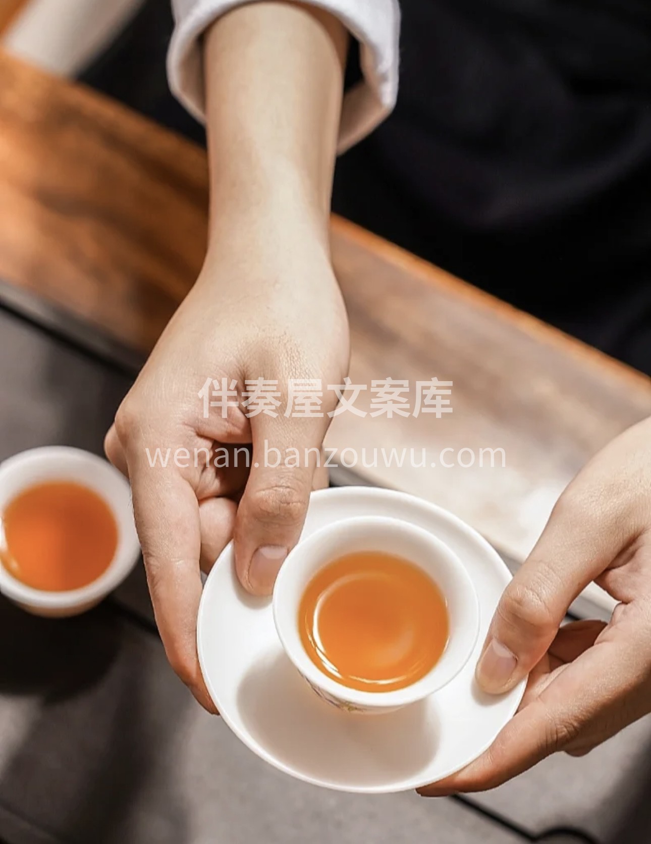 当热水与滇红交融，馥郁的香气瞬间弥漫开来 配图3
