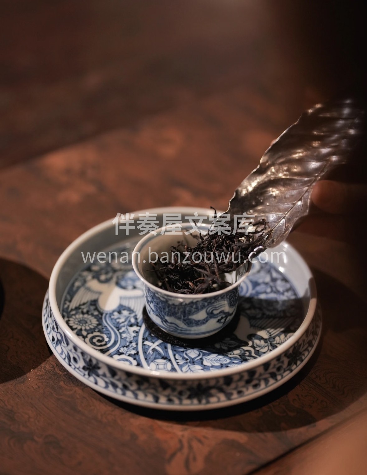 寻一味凤凰山的春韵，藏于这罐单枞茶中。沸 配图1