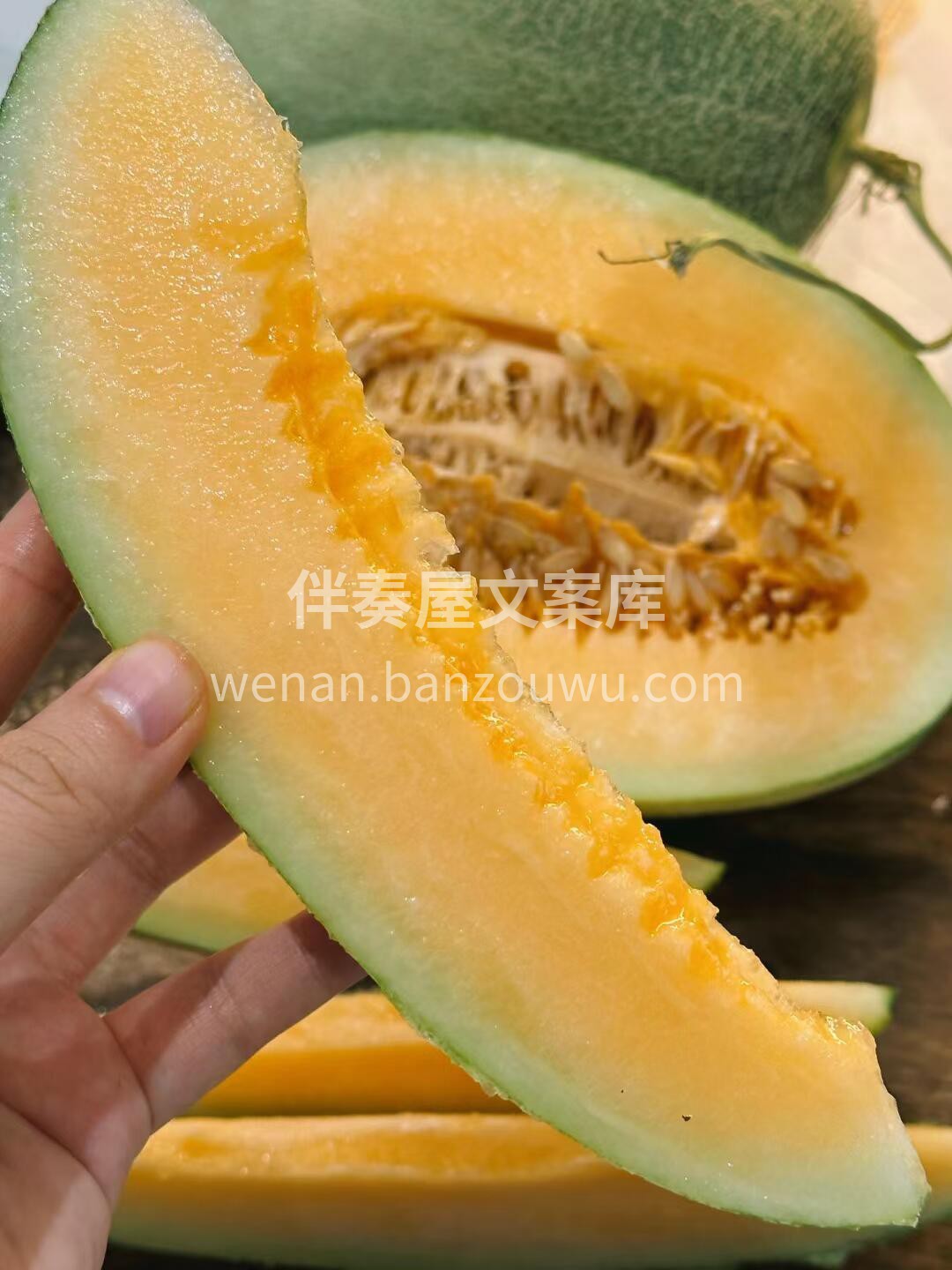 这个季节 没有什么比吃西州蜜瓜🍈更棒的了 配图1
