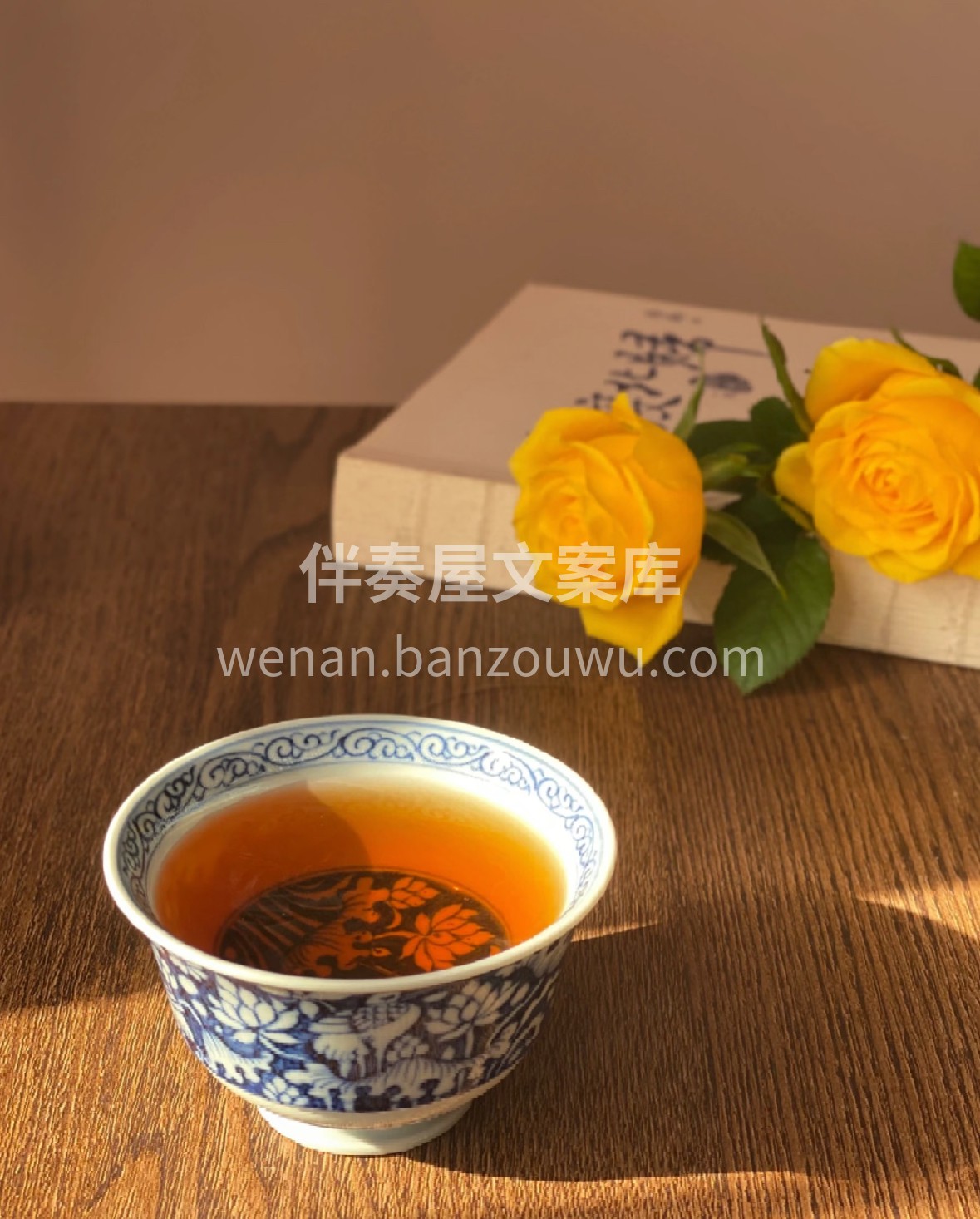 茶案新启「金花茯砖」，砖身密布金黄菌花， 配图2