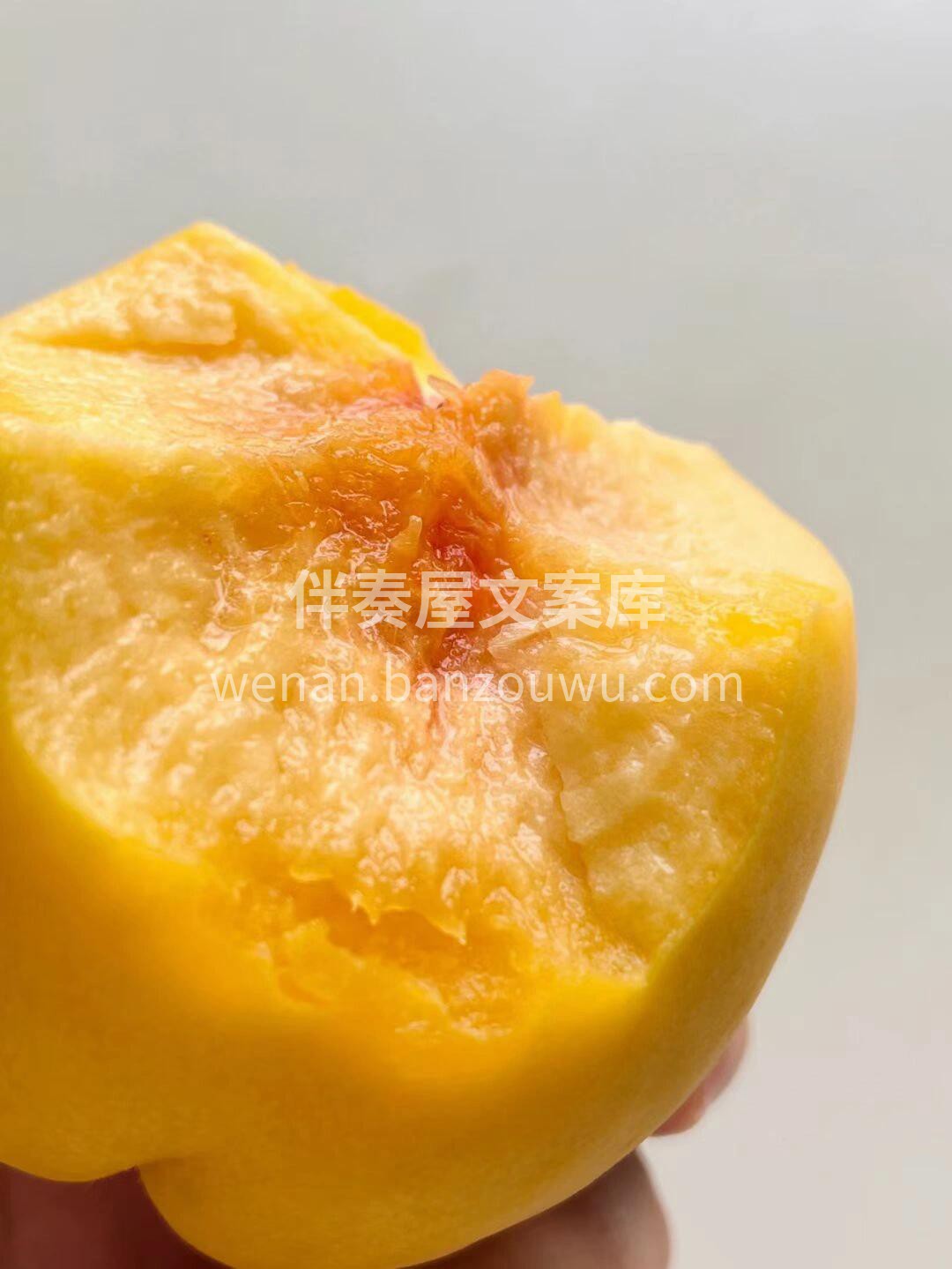 🍑🍑好桃不要错过哦😎 👉 新鲜黄桃，香甜 配图3