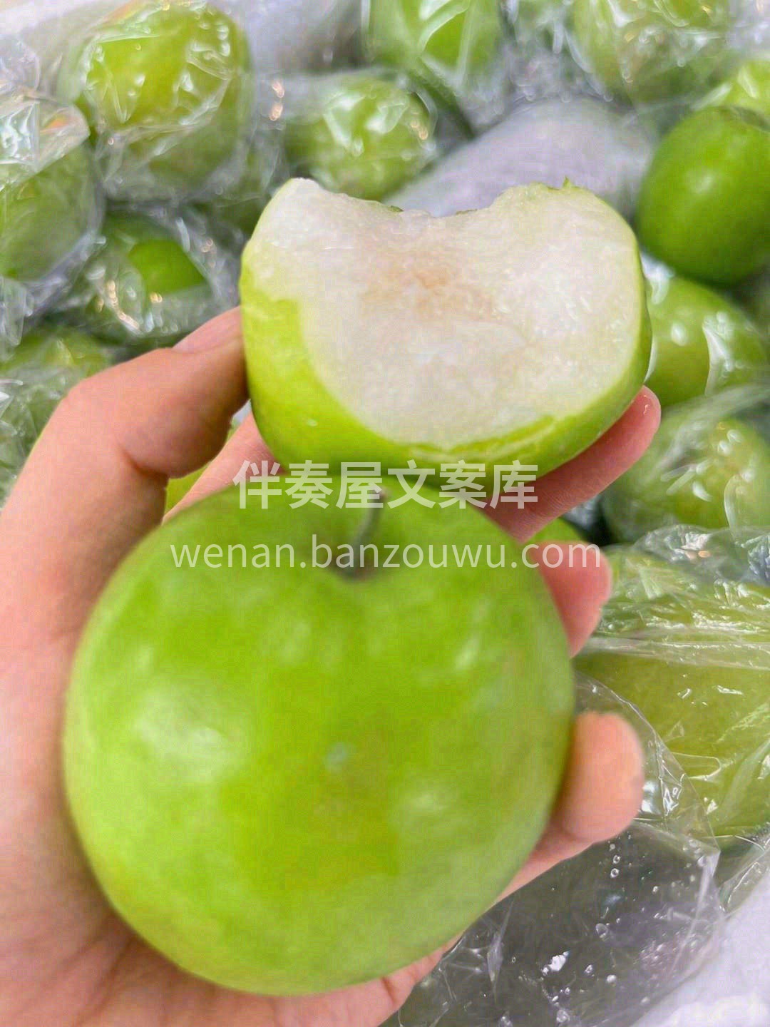 “嘎嘣”一声，咬下这一颗青青蜜枣🍏，奶白 配图2