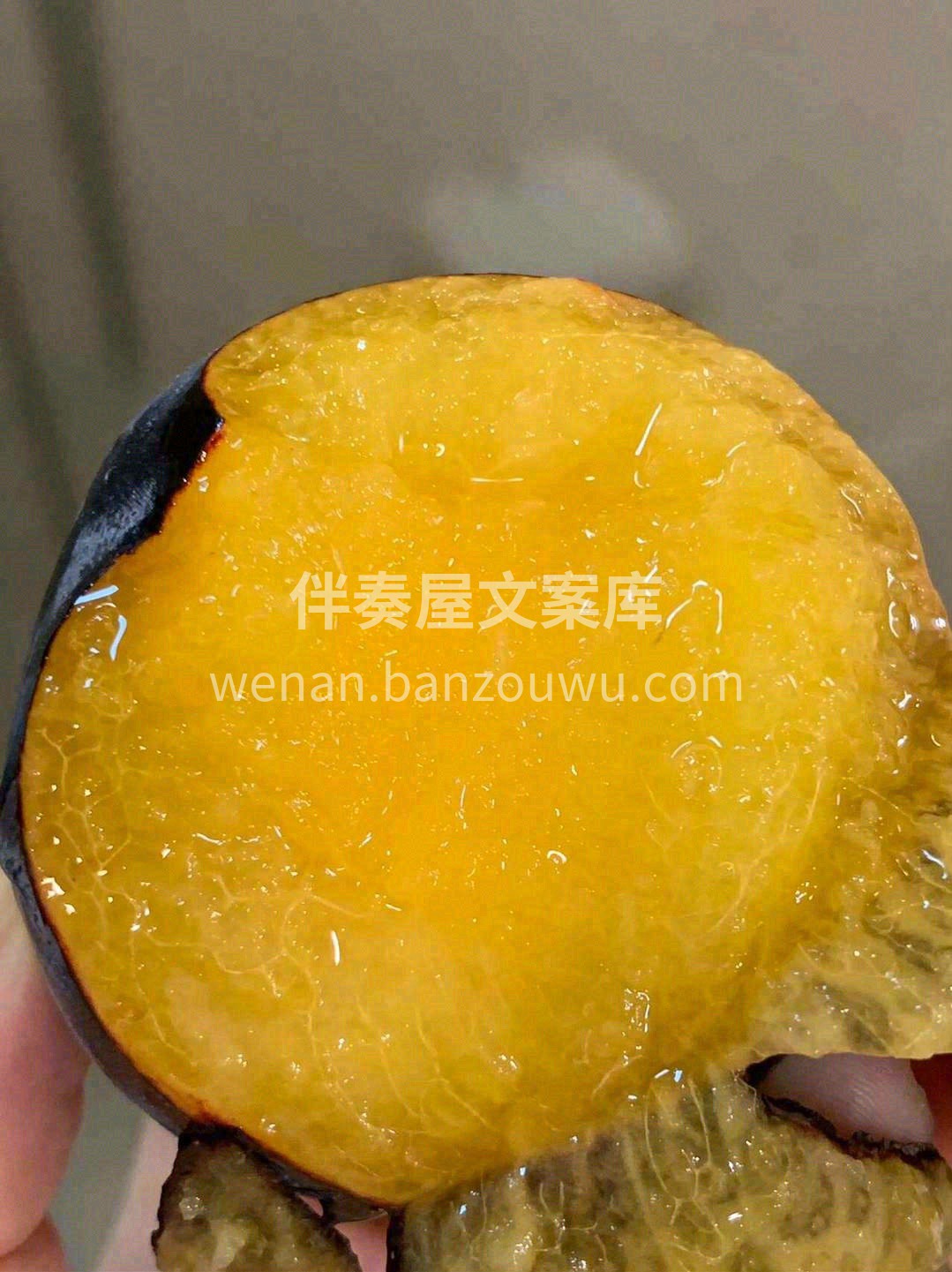 熟透的果肉散发着蜂蜜的光泽🍯，每一口都疯 配图1
