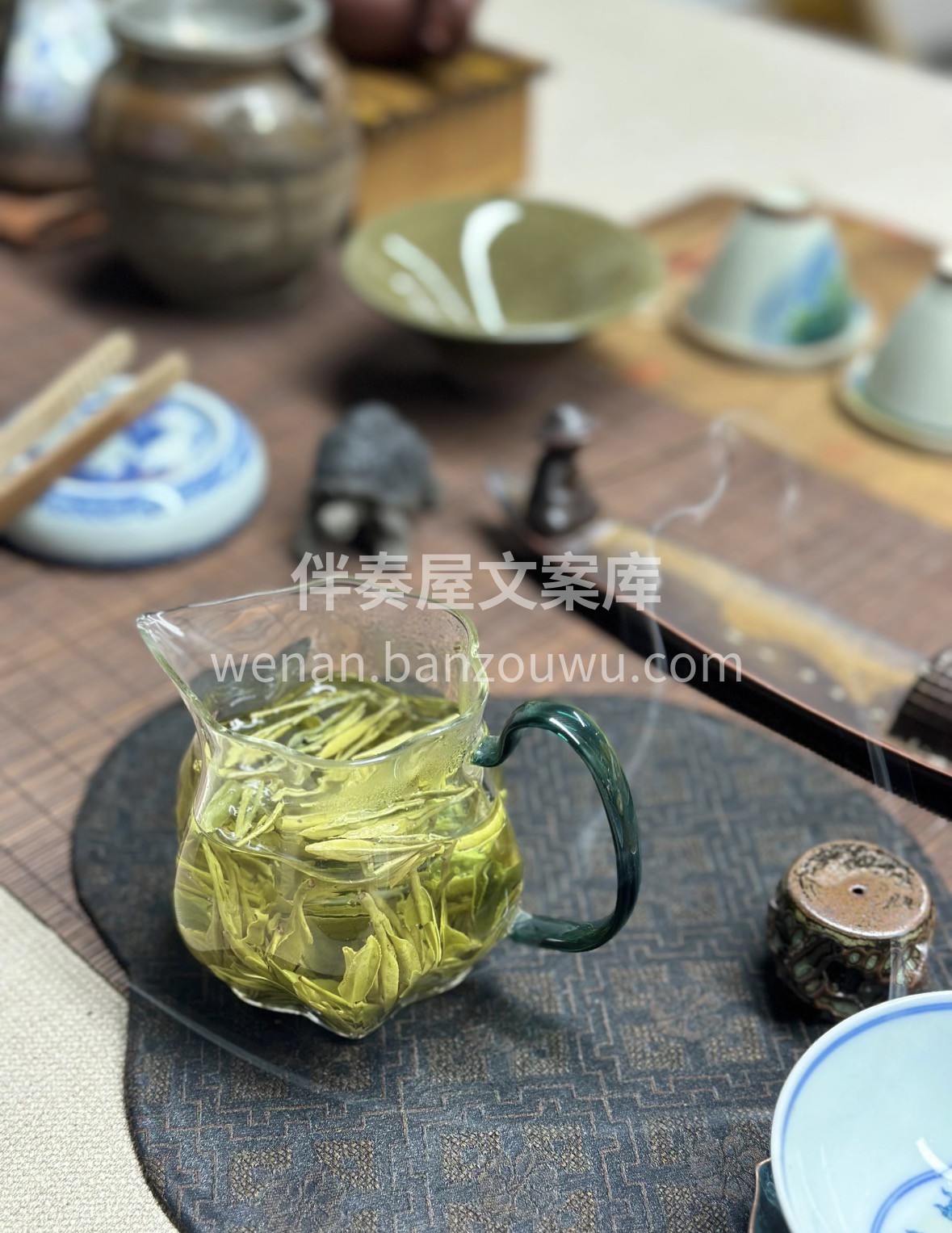冬日光影里，泡一杯明前龙井。采自西湖狮峰 配图2