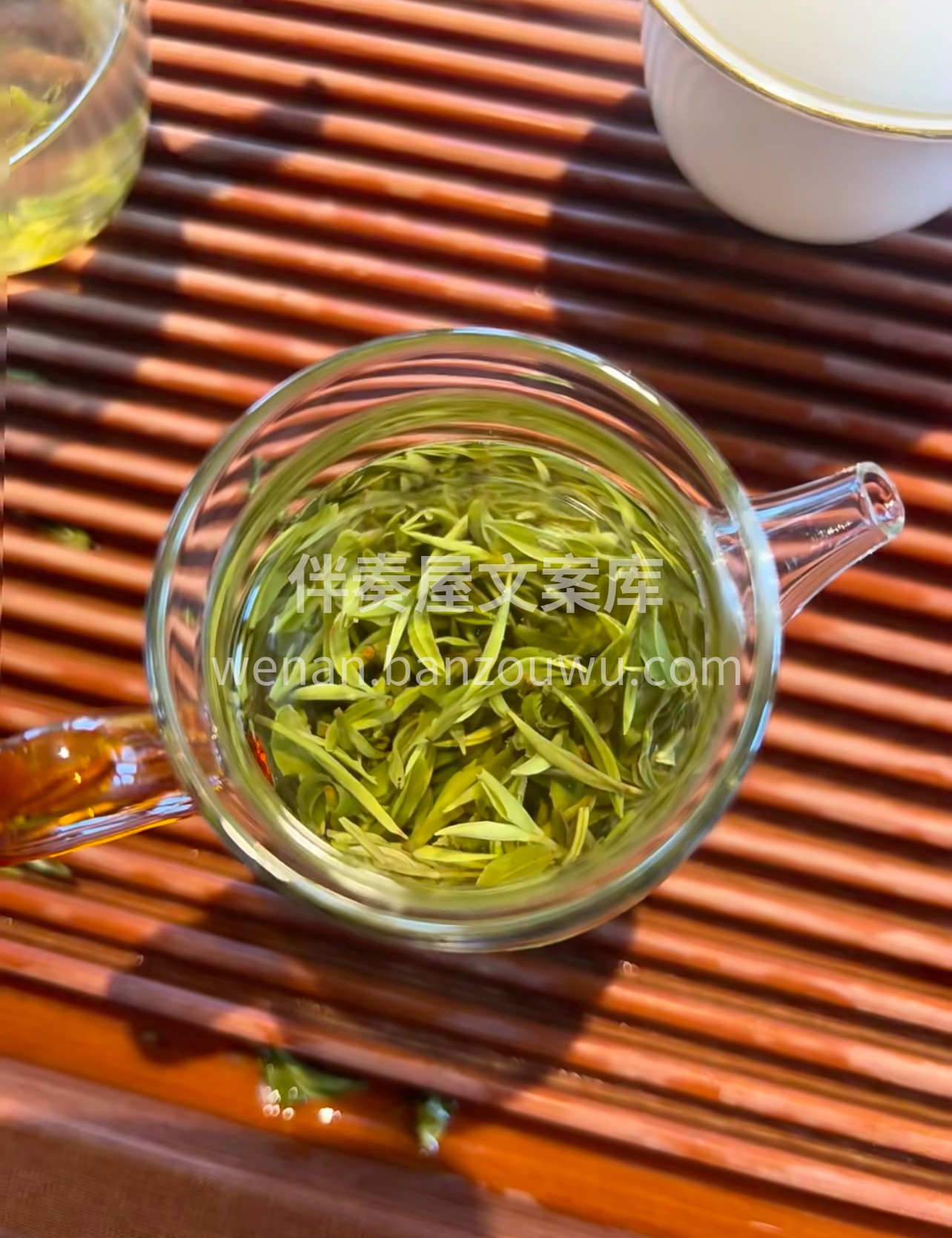 非遗工艺手工炒制信阳毛尖，锁住云雾茶山的 配图2