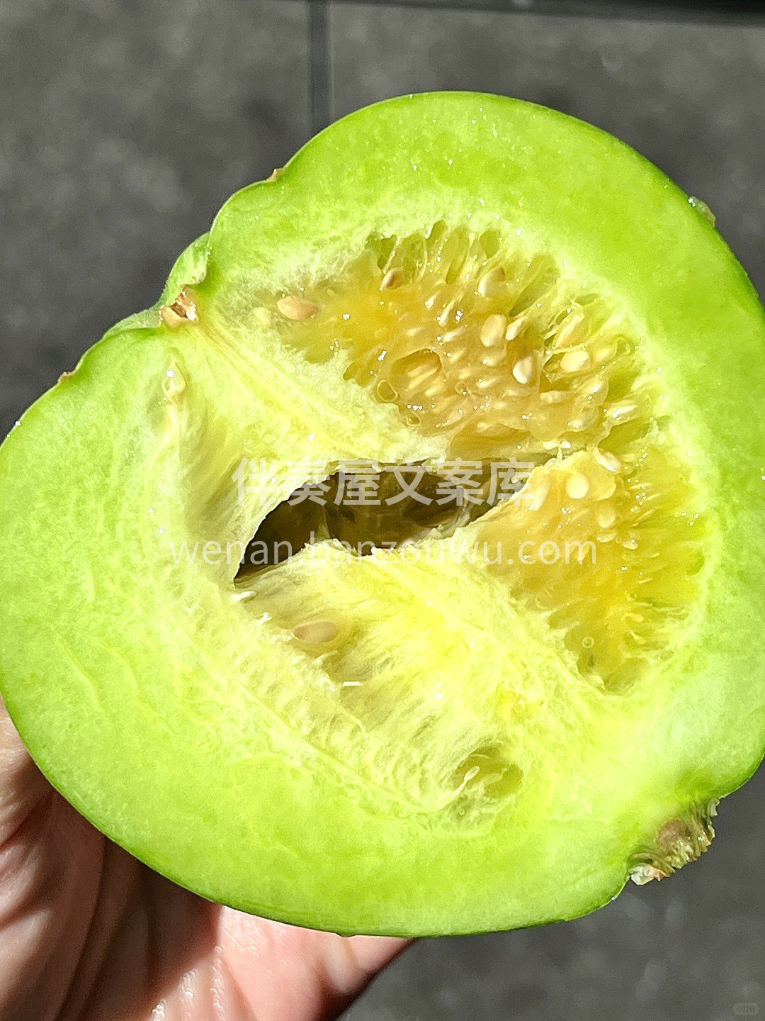 🍈绿宝甜瓜果香炸裂 果肉清脆微甜，水感太 配图1