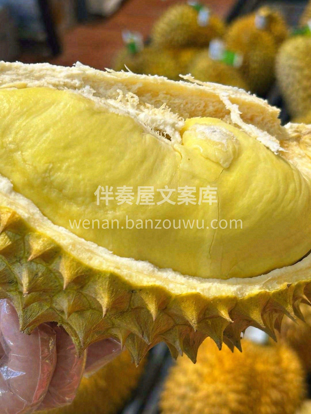🙊一口榴莲肉放进嘴里，绵软香甜的果肉瞬间 配图3