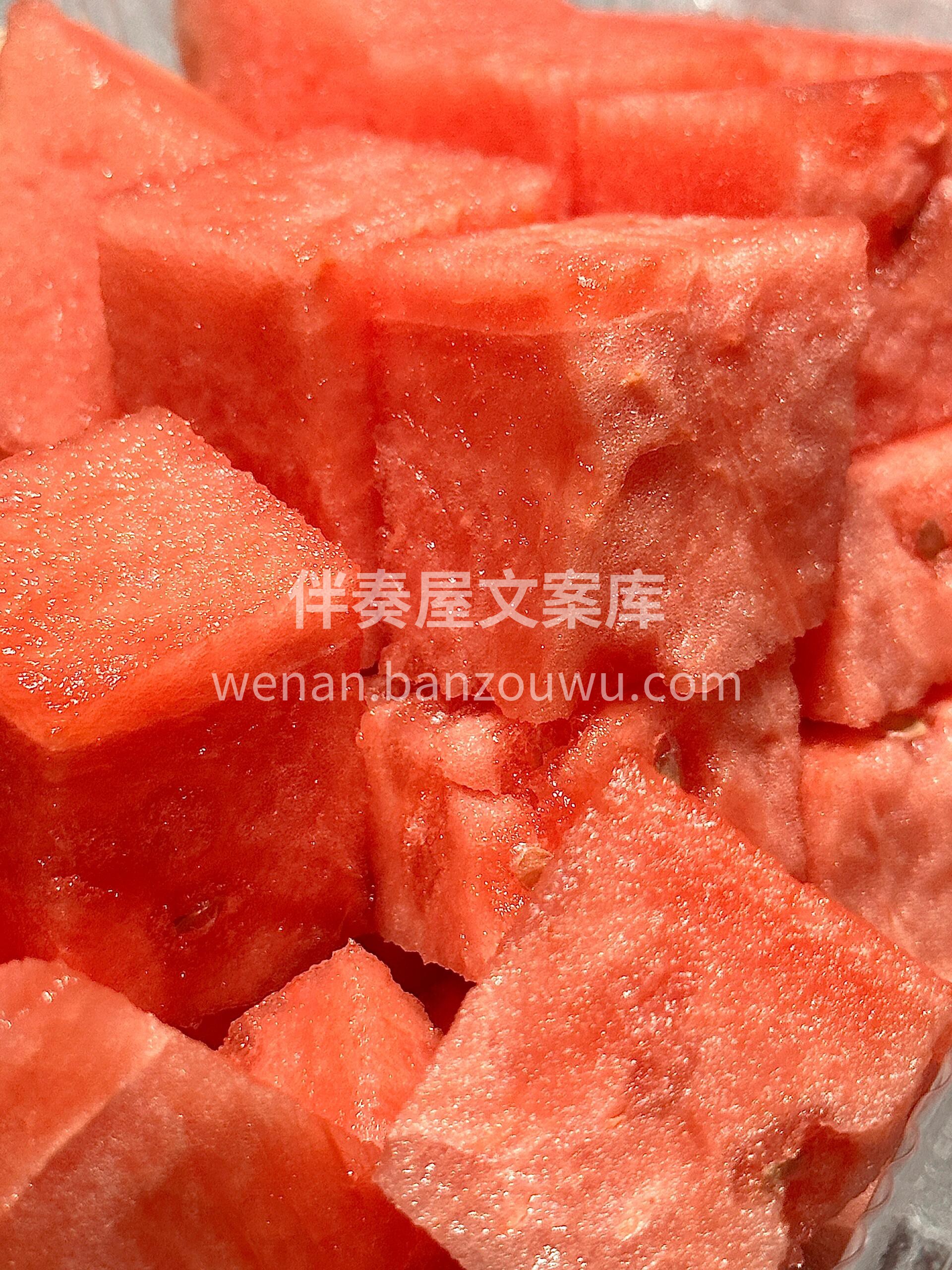 🍉西瓜季节来啦！ 果肉水润甘甜，一口下去 配图2