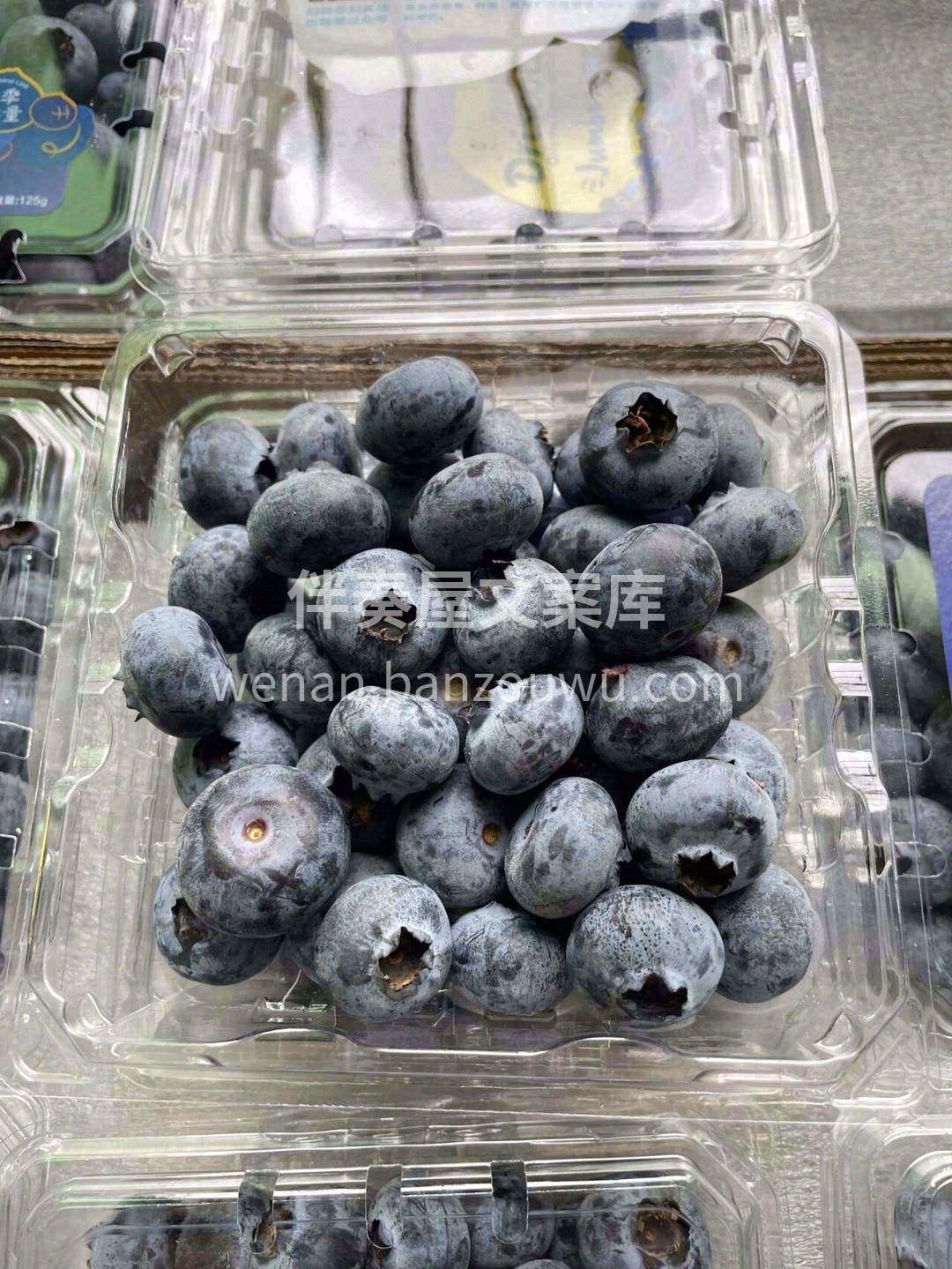 这款蓝莓裹满一层“细白砂糖”似的果霜🫐  配图3