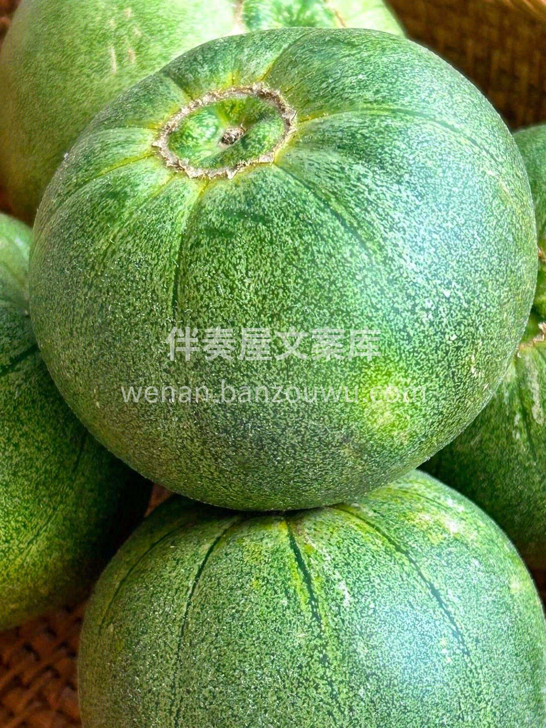 👆别看它小小的一颗💚，瓜瓤里满满都是脆嫩 配图3