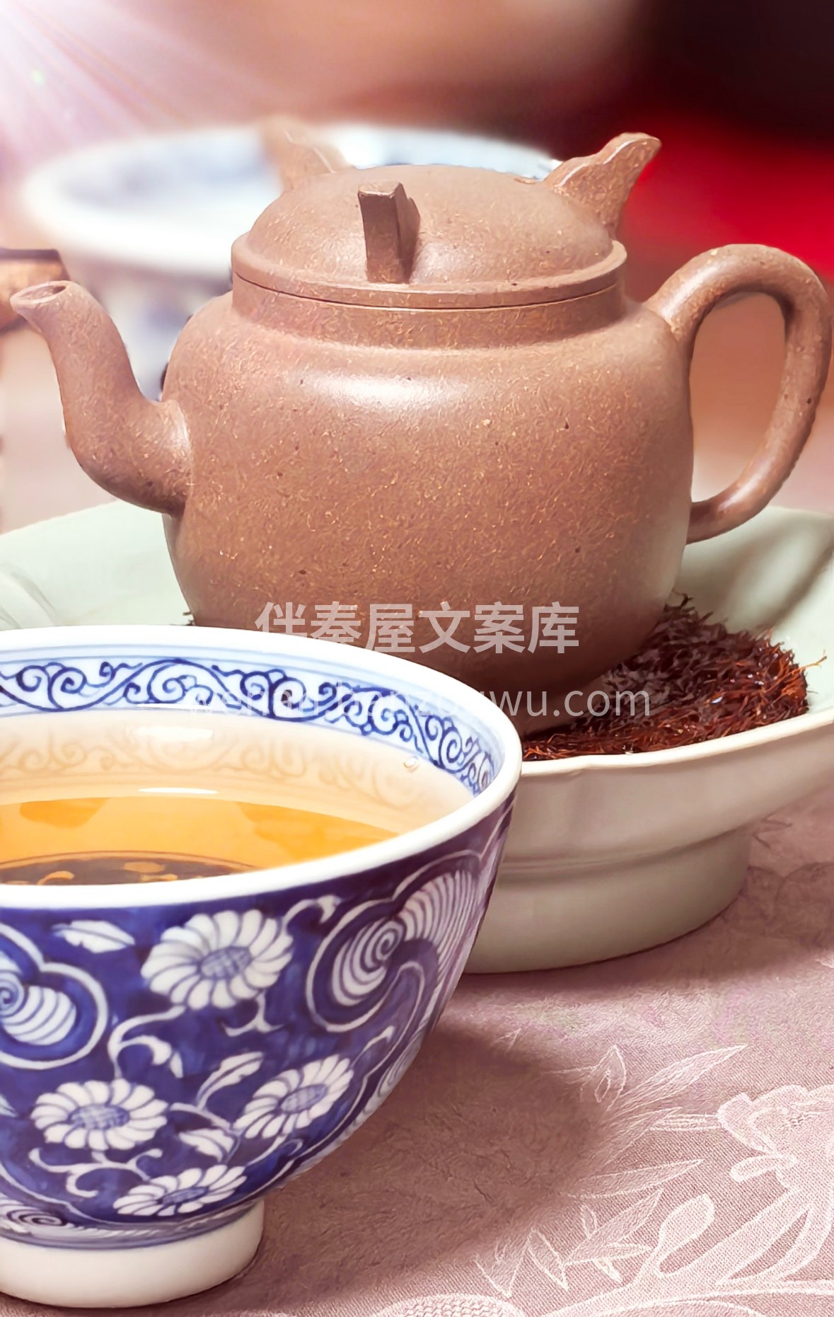 大叶青茶 茶汤橙黄明亮，入口醇和甘甜。  配图3