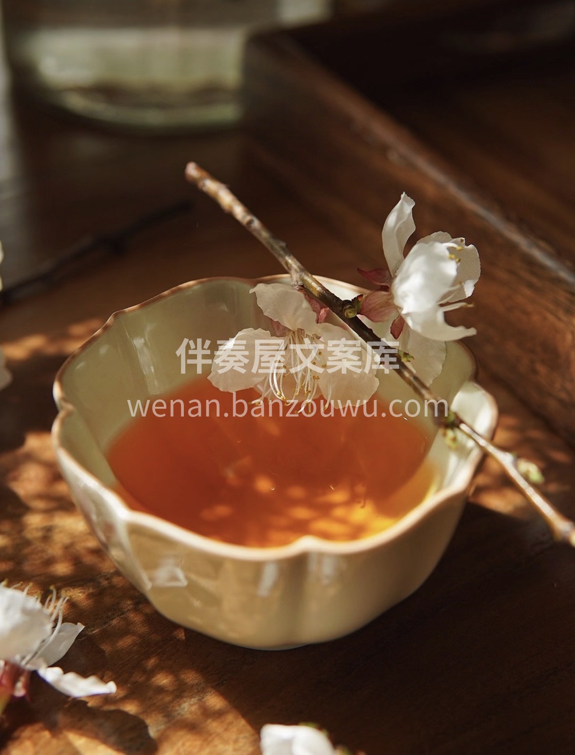 以茶会友，年味正浓。精选绿茶鲜爽回甘，清 配图1