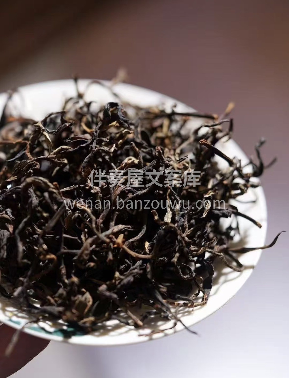 三月春风暖，一杯古树红最懂人心。 山野气 配图1