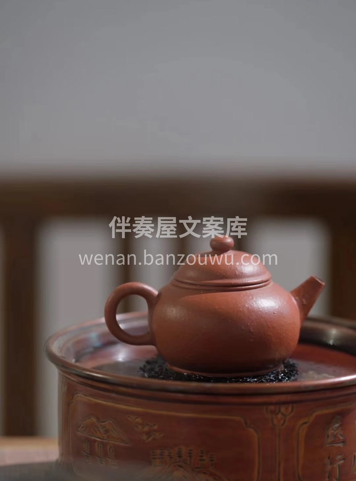 炭火慢焙出焦香，炭烤乌龙藏温柔。茶汤琥珀 配图2