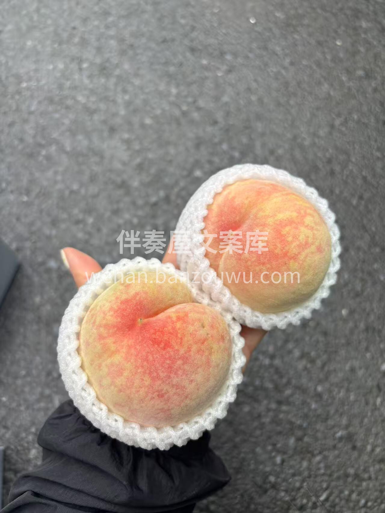 可以直接撕皮的水蜜桃，这么水嫩多汁😍~天 配图2