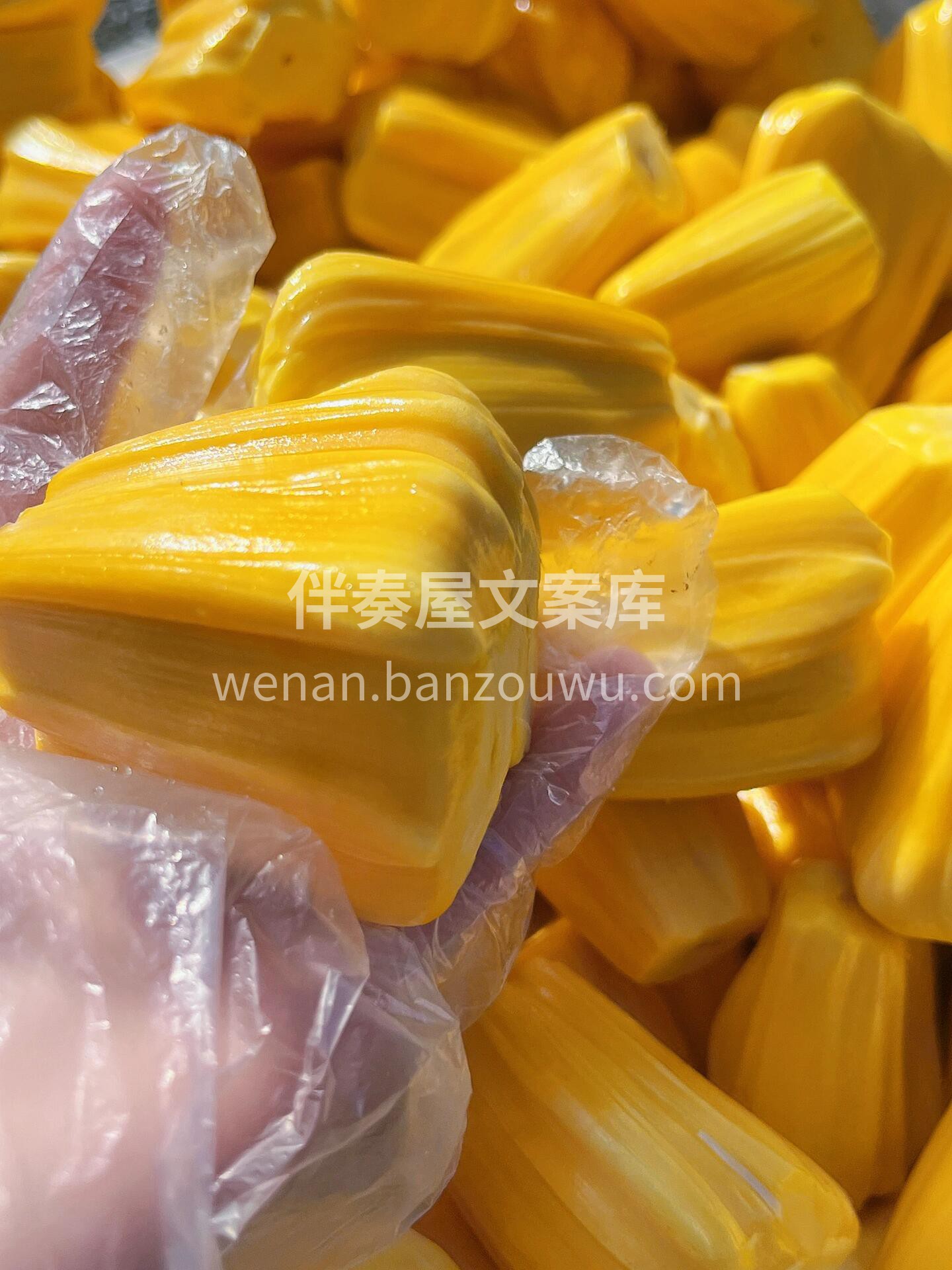 现剥现卖！😍‬😍‬新鲜菠‬萝‬蜜‬💥‬  配图2