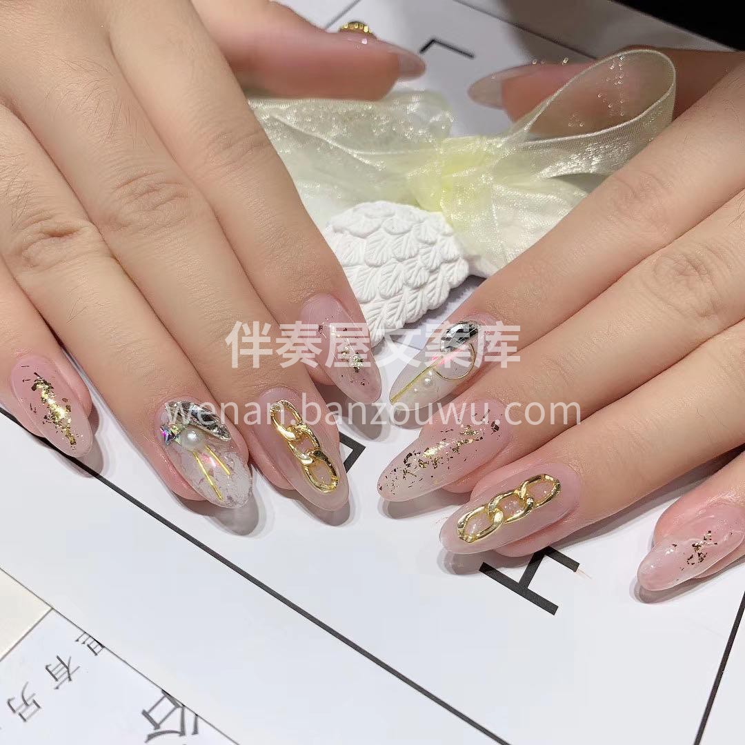 #今日份美甲# 流光溢彩的年代 为指尖点 配图2