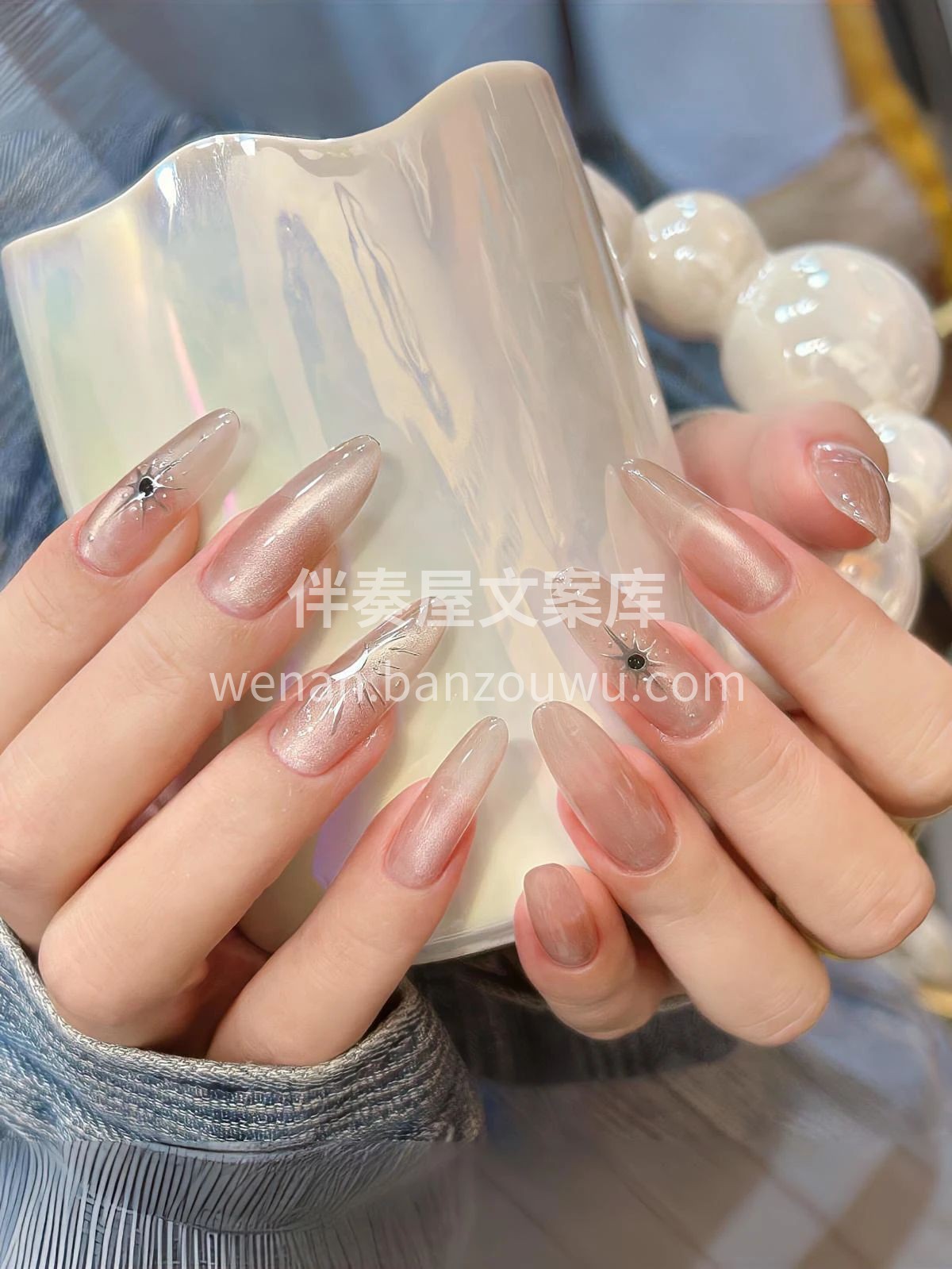 今日宜美甲 让双手成为艺术品展示区 #美