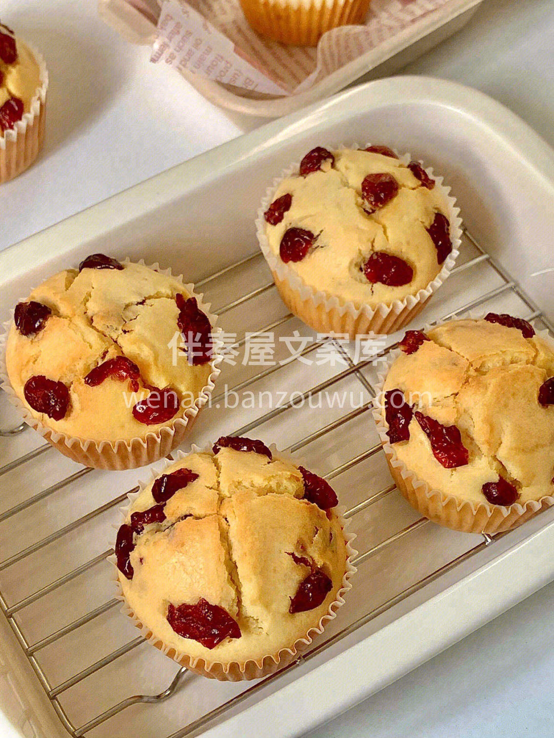 🧁马芬蛋糕属于重油蛋糕的一种💌由于里面加 配图2