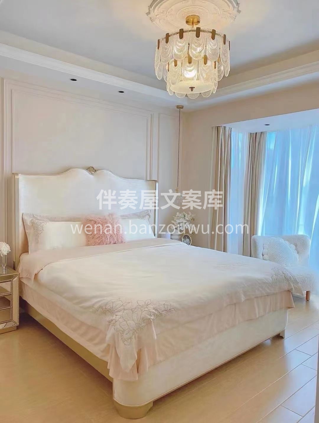 奶油风最直观 也是最核心的特征在于： 简单干净直爽的硬装空间 配图4