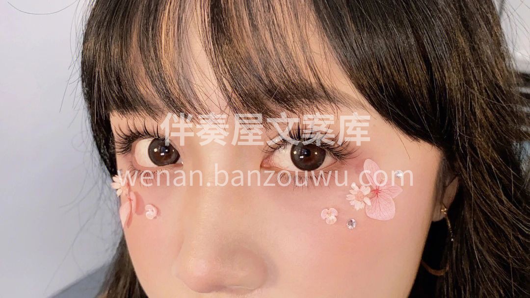 🌺 这是仿花朵做的一款设计款美睫 感觉瞬 配图1