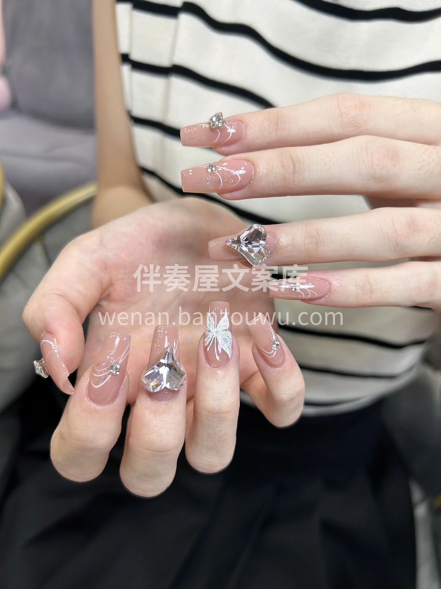 蝴蝶美甲绝绝子 配图2