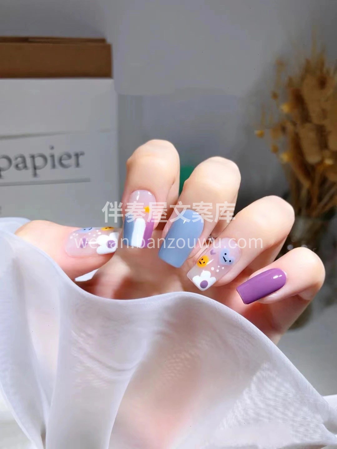 散落人间的小仙女 指尖都闪烁着耀眼的光芒 配图2