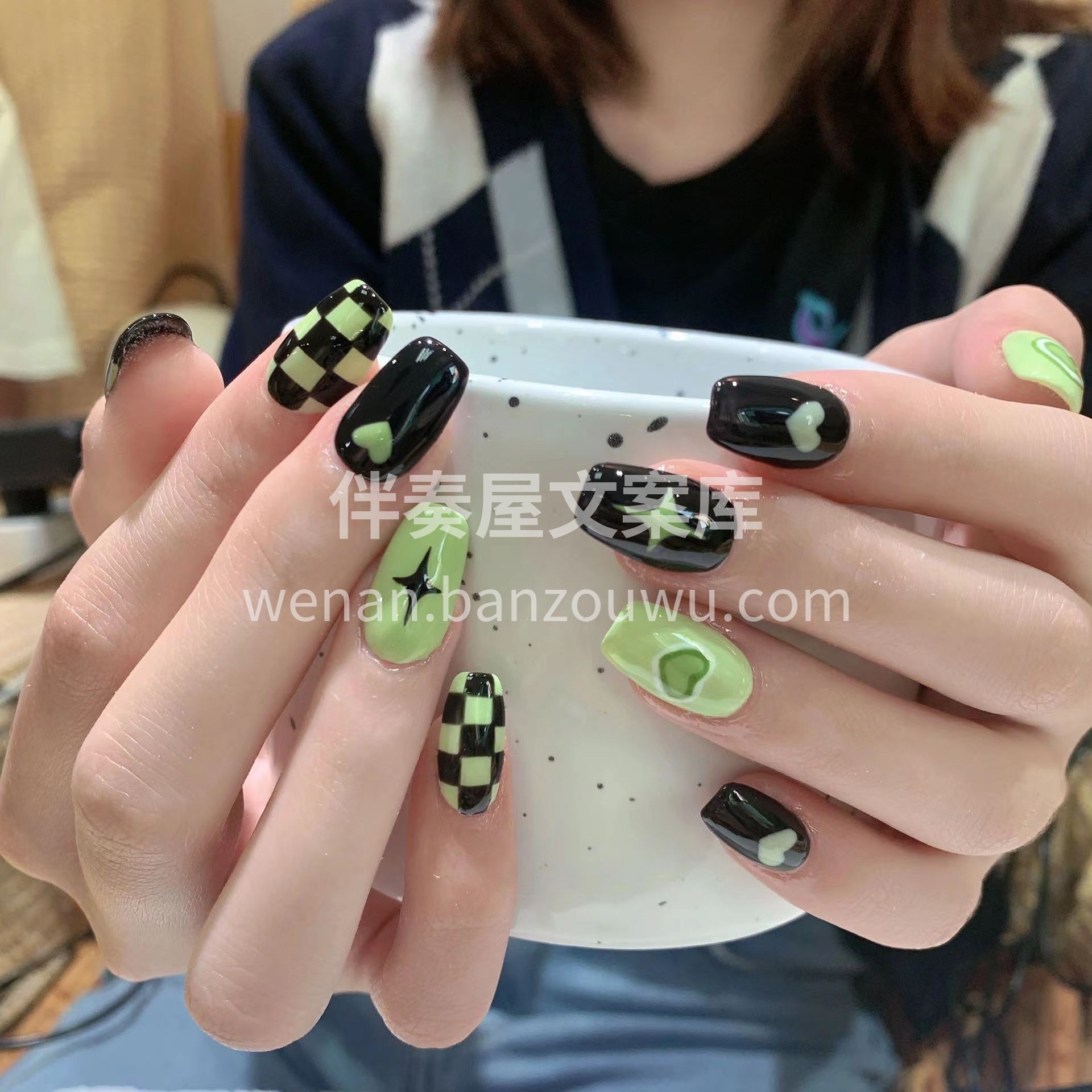 甜酷辣妹美甲 配图2