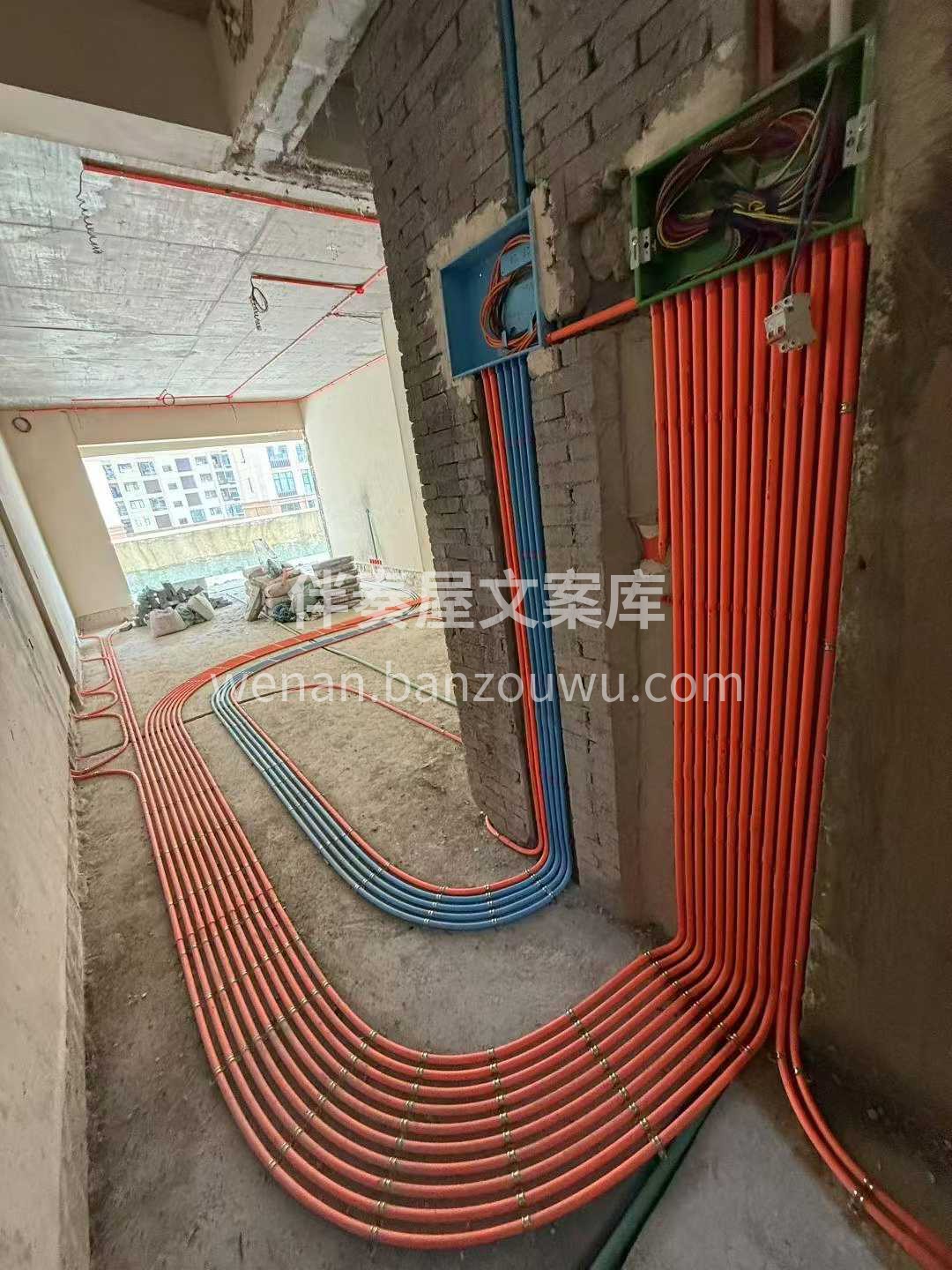 三十好几度的天气， 工地比街上还要热几分 配图2