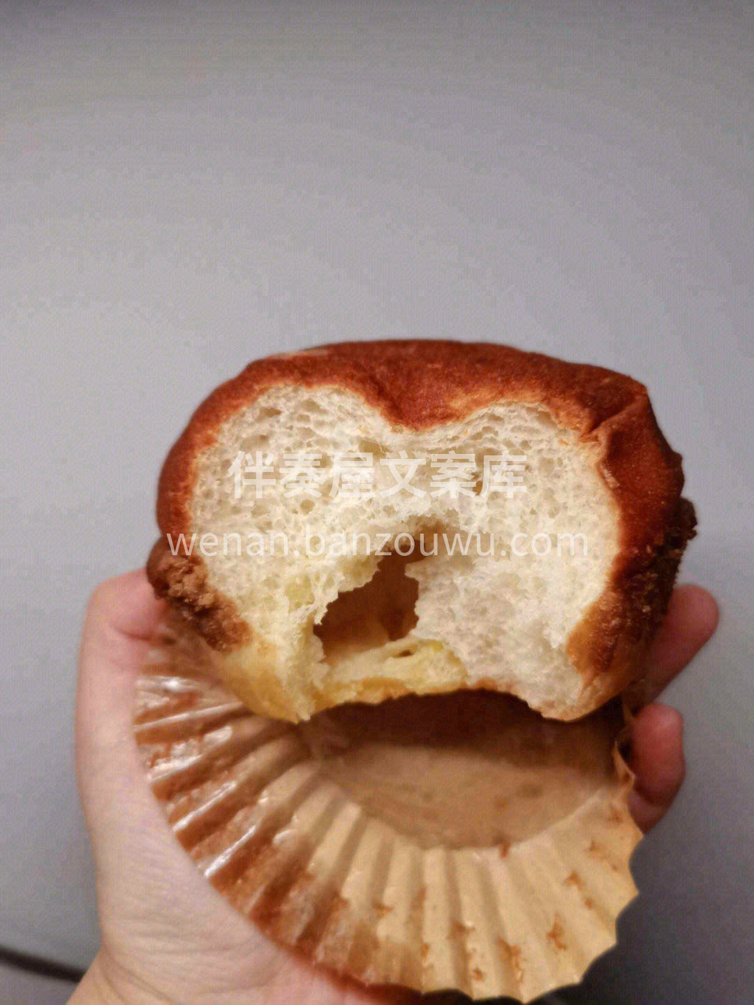 ☕浓香的咖啡酥皮包裹着黄油面包，热腾腾地 配图1
