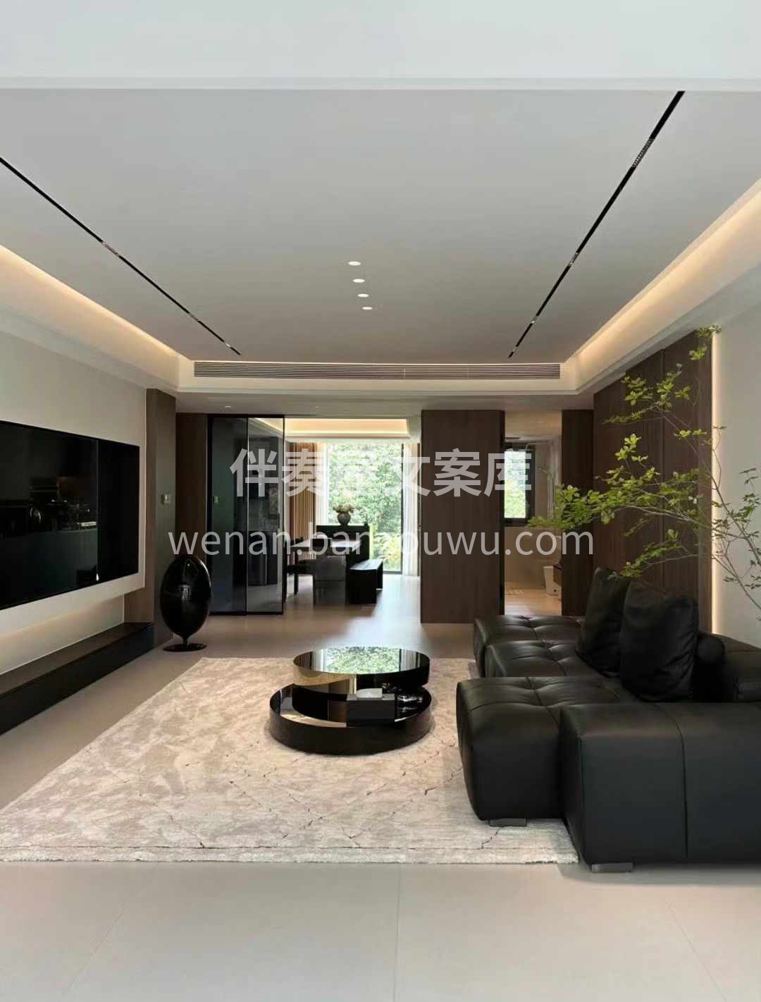与浮躁的外界相比 意式极简散发的 则是一 配图1