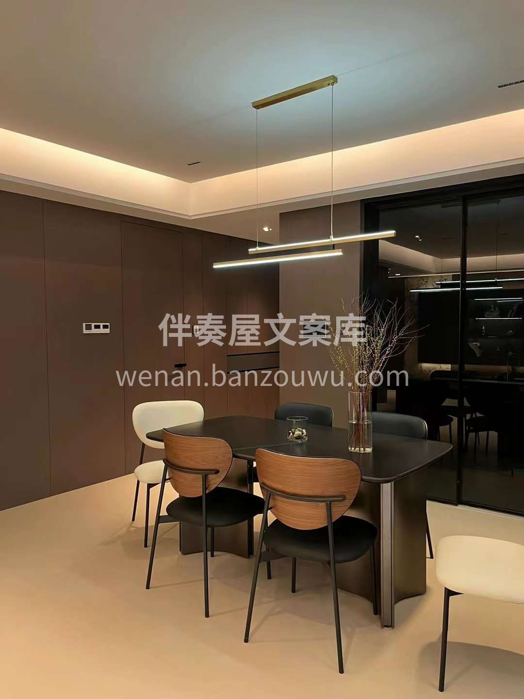 经典高‮质奢‬感与现代主义相‮合结‬，  配图1