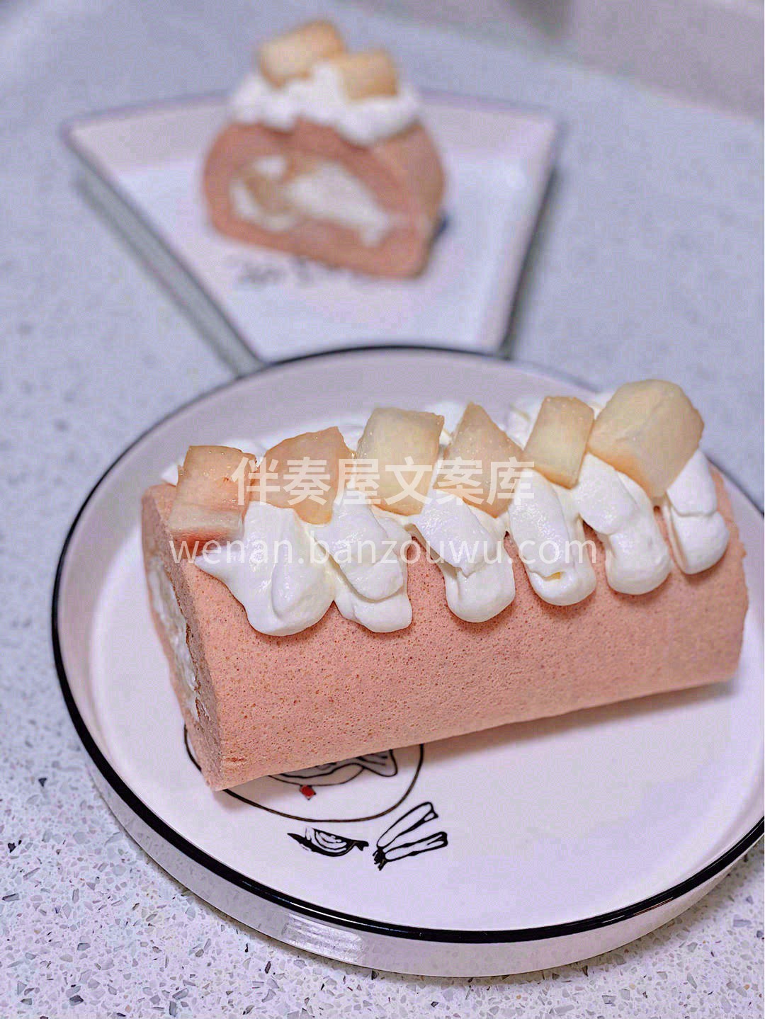 超粉嫩的🍑 桃气卷卷蛋糕🍰 ，一看到这个 配图2