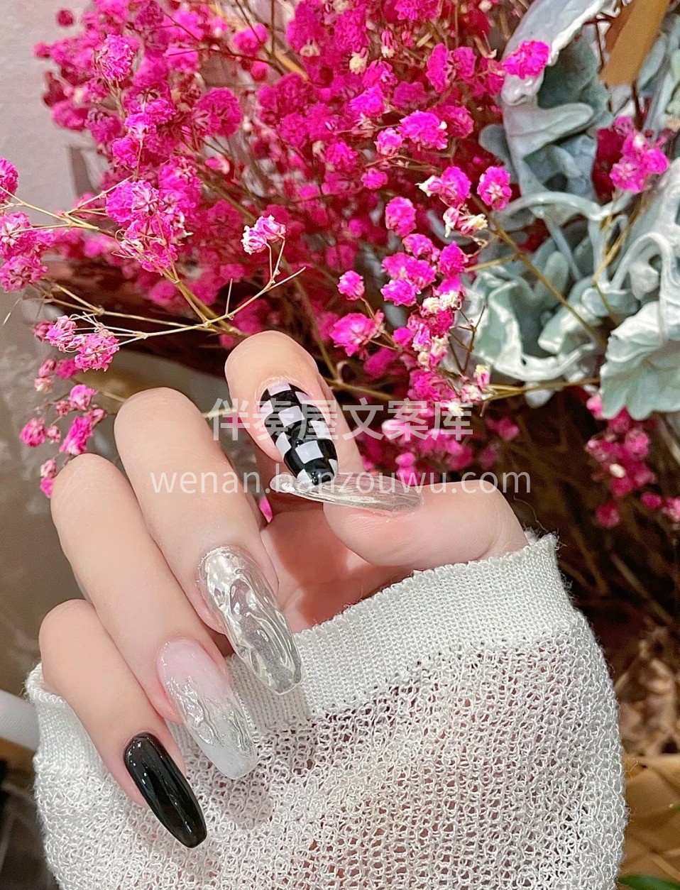 高级辣妹美甲🤍🖤 鸳鸯镜面棋盘格美甲 黑 配图1