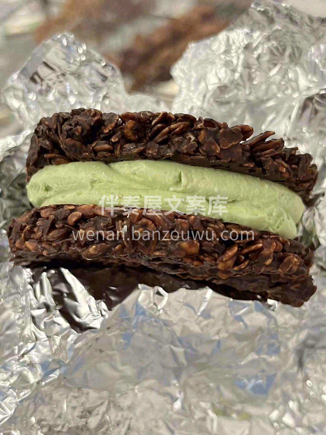 这个燕麦脆吨吨🌾 外面是咖啡巧克力🍫➕燕 配图1