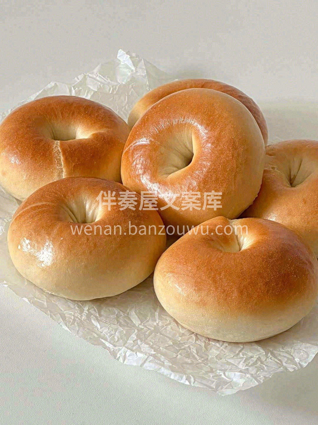 🥯贝果的口感有韧劲，吃起来费劲些🤭，这就 配图2
