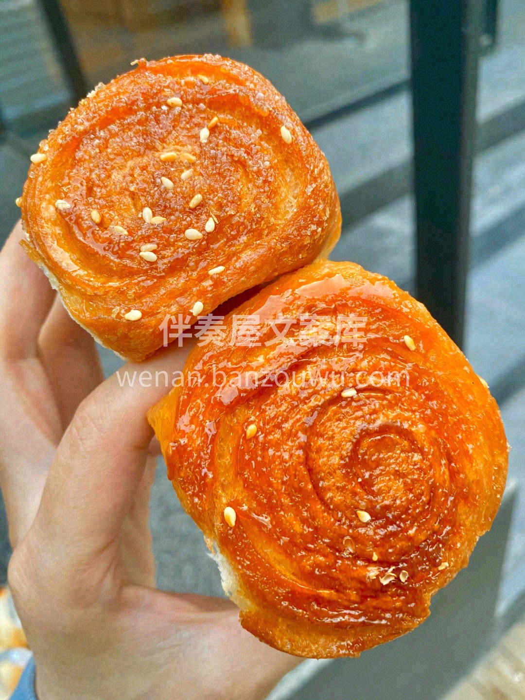表层的酥皮🍪，是面包与蜂蜜烤到焦黄的完美 配图1