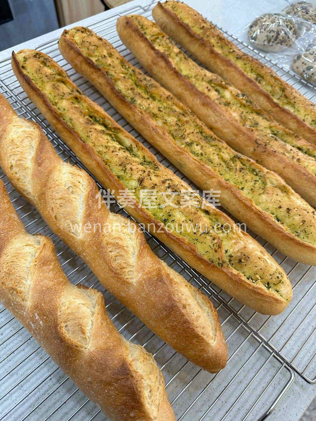 ☕️法式下午茶不可或缺的蒜香面包🥖。 其 配图1