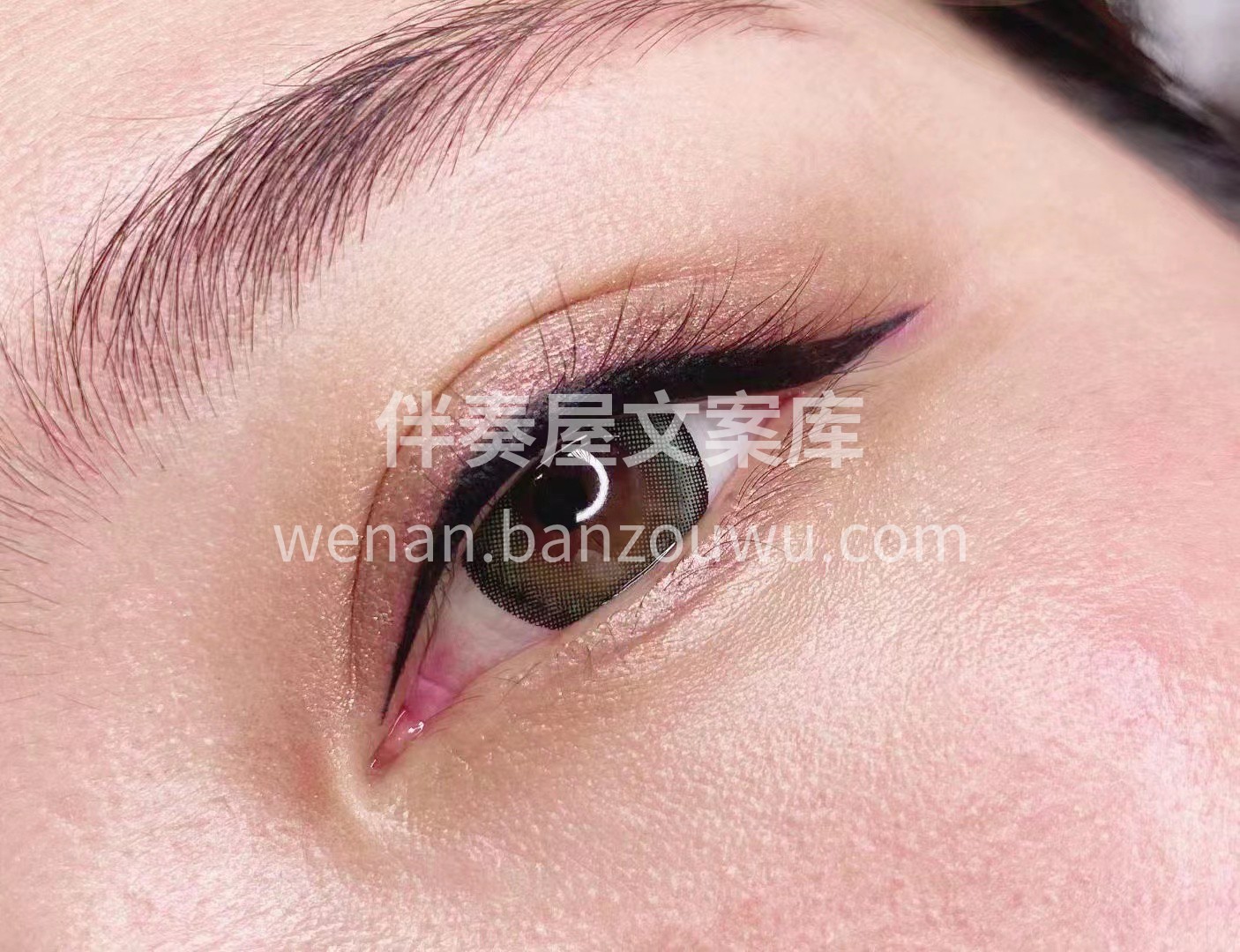 ⠀ ✧◝ 魅惑美瞳线 ◜✧ 勾勒双眼 |