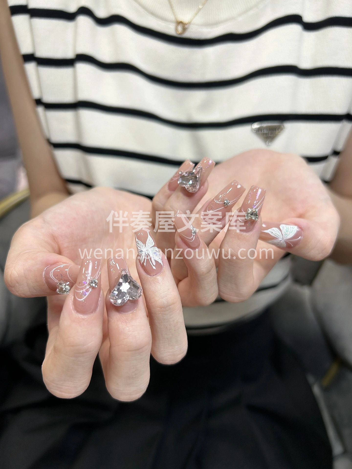 蝴蝶美甲绝绝子 配图3