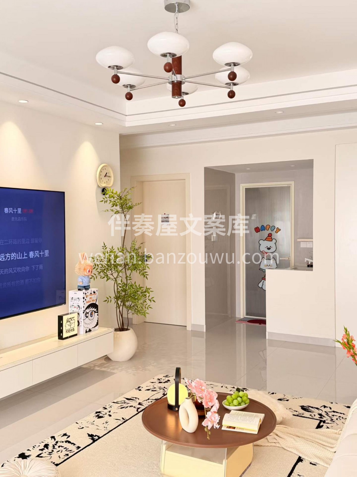 董宇辉说：流水不争先，争的是滔滔不绝。  配图1