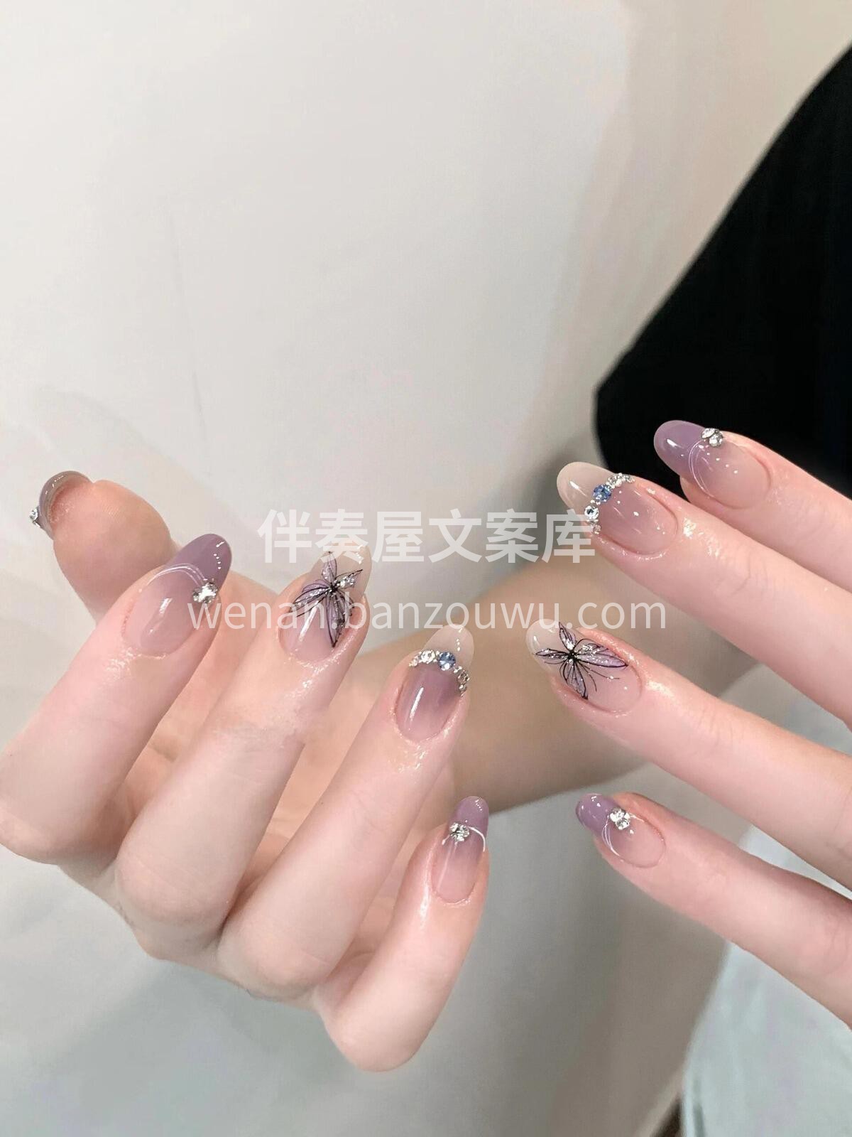 手绘美甲🌸 梅子紫撞上ins风蝴蝶 透着