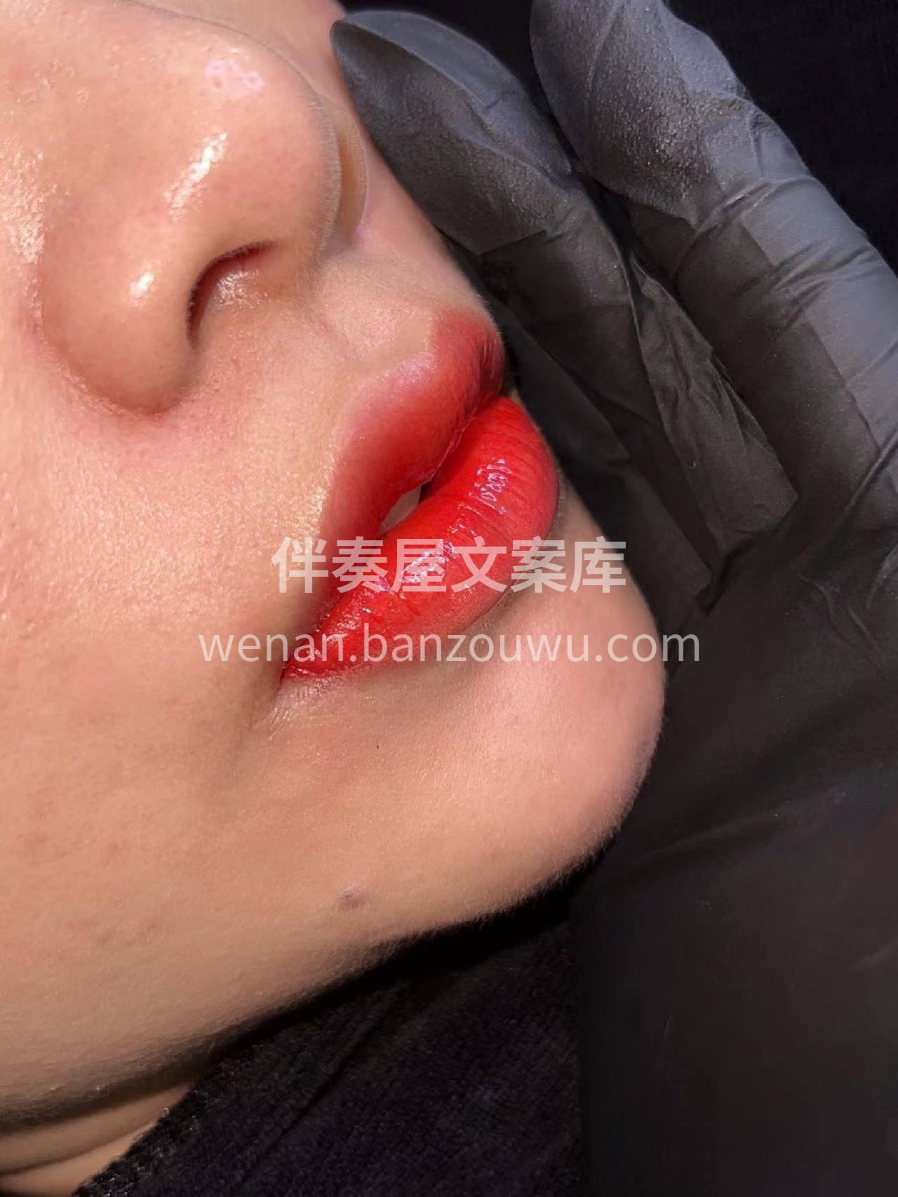 【轻奢琉璃唇】 完成即刻效果！ 睡眠式操