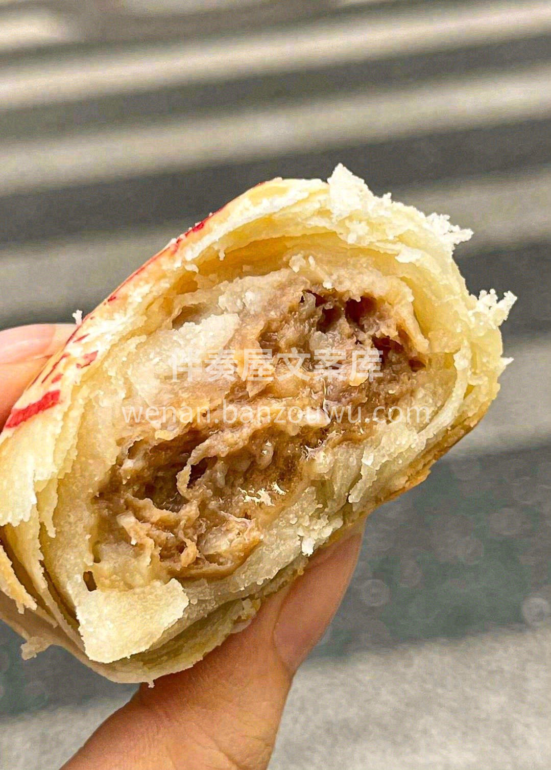 酥韧有致，入口即化😋。 肉馅吃起来是松松 配图1