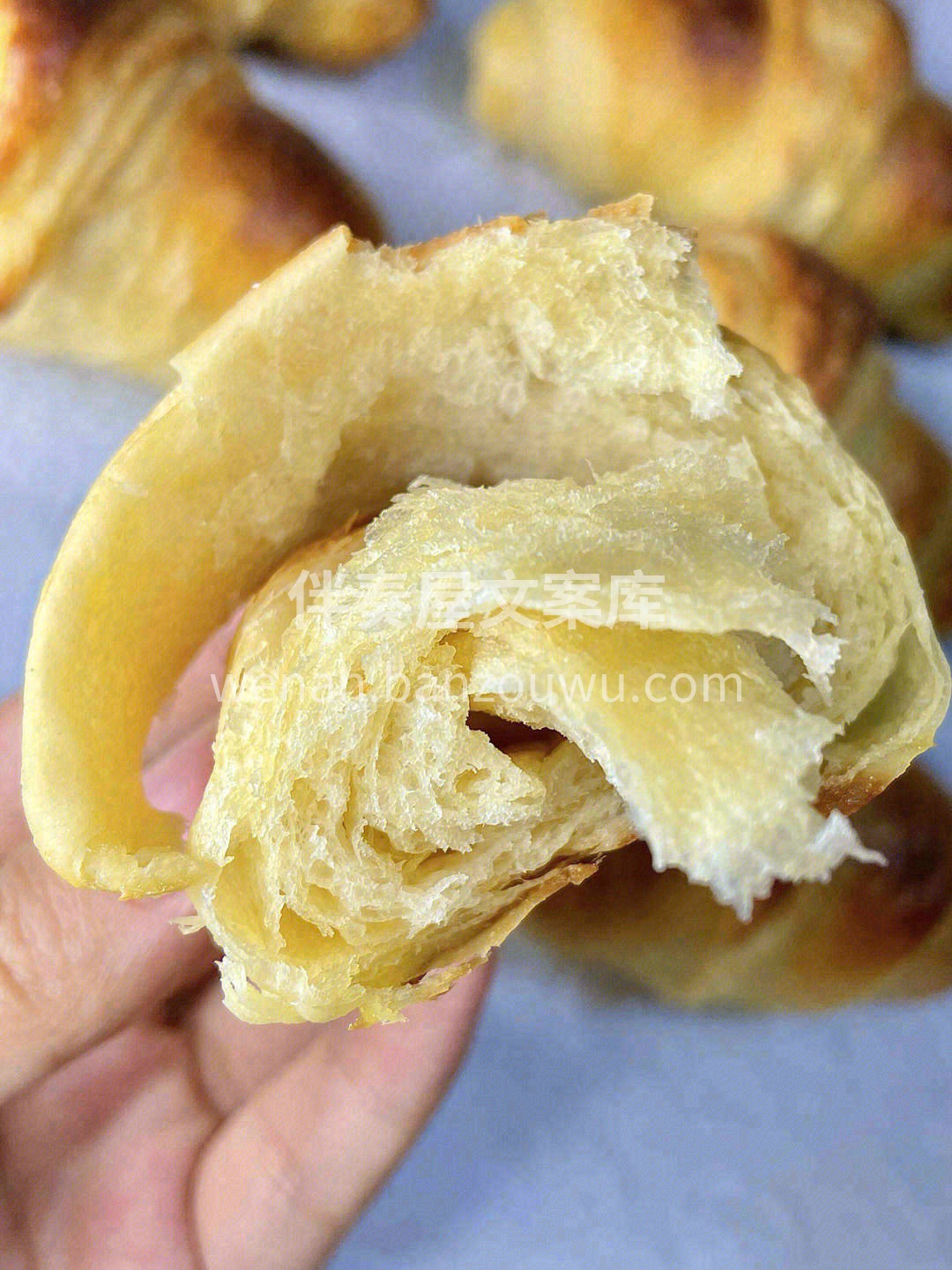 🥐小小一个很可爱，第一口咬下去，聚集在最 配图1