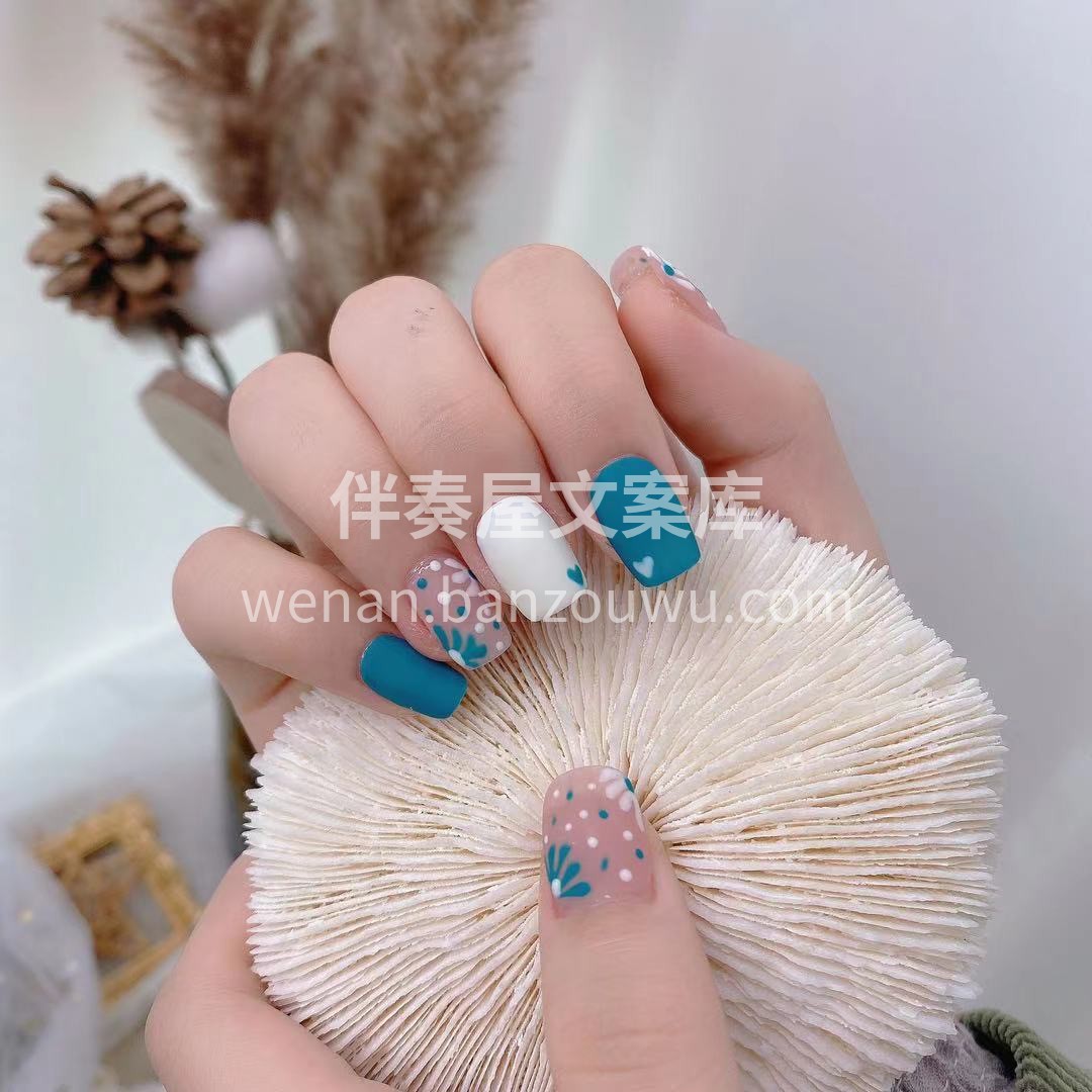 #今日份美甲# 指尖的精致与温柔 让人时 配图2