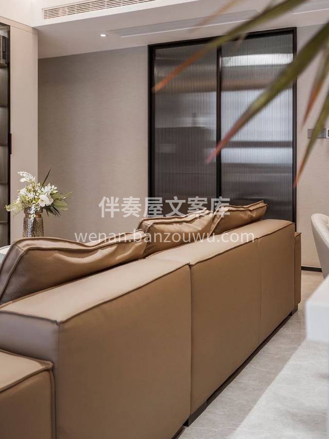 住进暖咖色的130㎡家， 每一天都与温柔 配图3