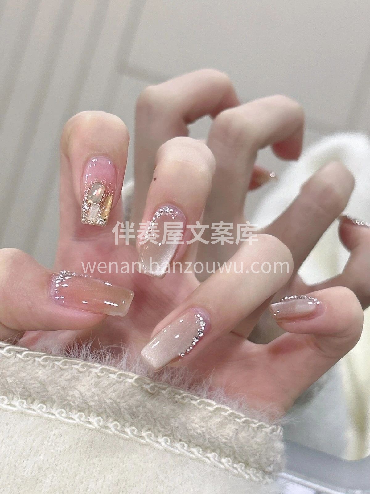 清冷感大小姐 冰透爆闪猫眼美甲 百看不腻