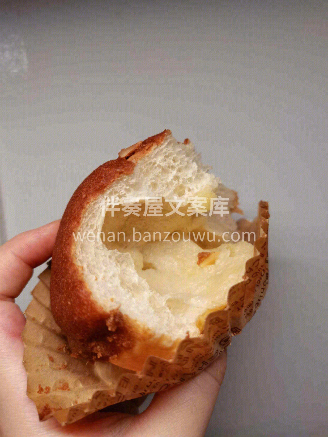 ☕浓香的咖啡酥皮包裹着黄油面包，热腾腾地 配图2